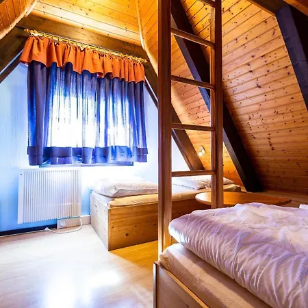 Ferienwohnpark Nurdachhaus Typ 8 Ndt 022 Holiday home Immenstaad am Bodensee
